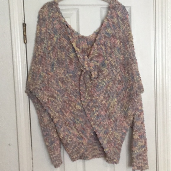 NWT Unique Hadens Los Angeles Soft Long Sleeve Back Twist Sweater - Picture 2 of 16